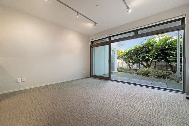 Photo of property in Masina Apartments, 106/80 Riddiford Street, Newtown, Wellington, 6021