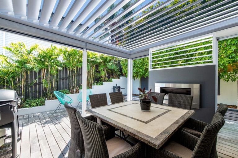 Photo of property in 131 Beach Road, Castor Bay, Auckland, 0620