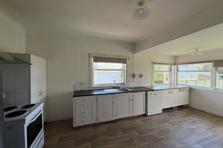 Photo of property in 13 Akarana Avenue, Mount Roskill, Auckland, 1041