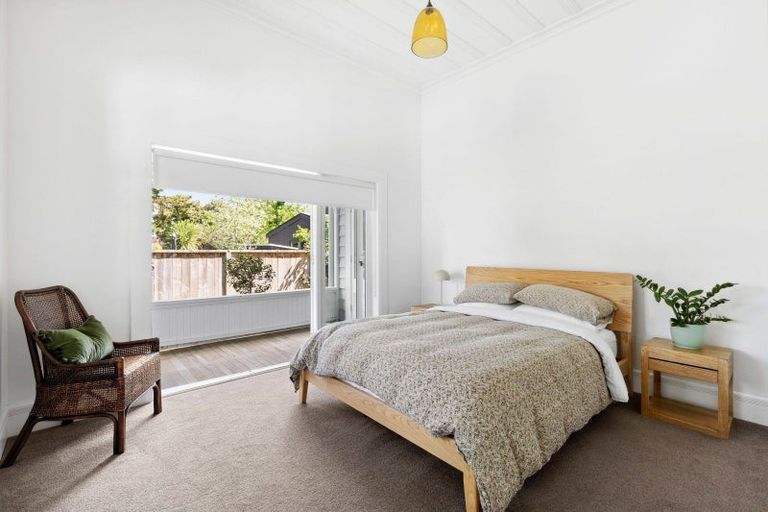 Photo of property in 16 Hamilton Road, Cambridge, 3434