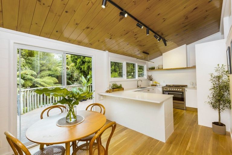 Photo of property in 35 Chatsworth Road, Silverstream, Upper Hutt, 5019