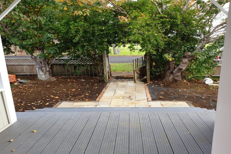 Photo of property in 15 View Road, Waiuku, 2123