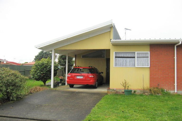 Photo of property in 7 Puriri Place, Levin, 5510