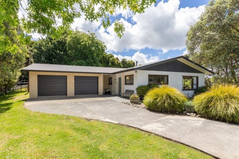 Photo of property in 1310 Old North Road, Helensville, 0875