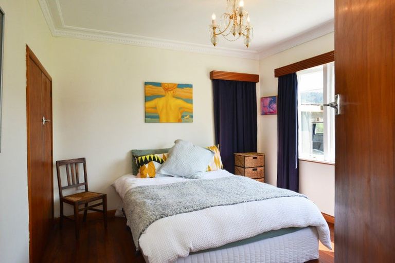 Photo of property in 11 Blue Bay Road, Mahia, 4198