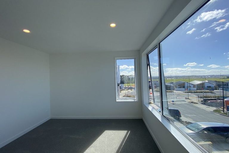Photo of property in 69 Biokovo Street, Massey, Auckland, 0614