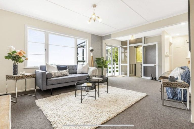 Photo of property in 17 Phillip Avenue, Glen Eden, Auckland, 0602