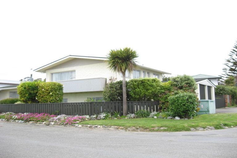 Photo of property in 69 Martin Street, Monaco, Nelson, 7011