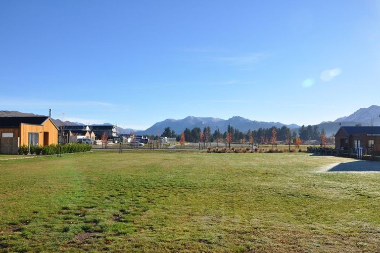 Photo of property in 16 Obelisk Street, Wanaka, 9305