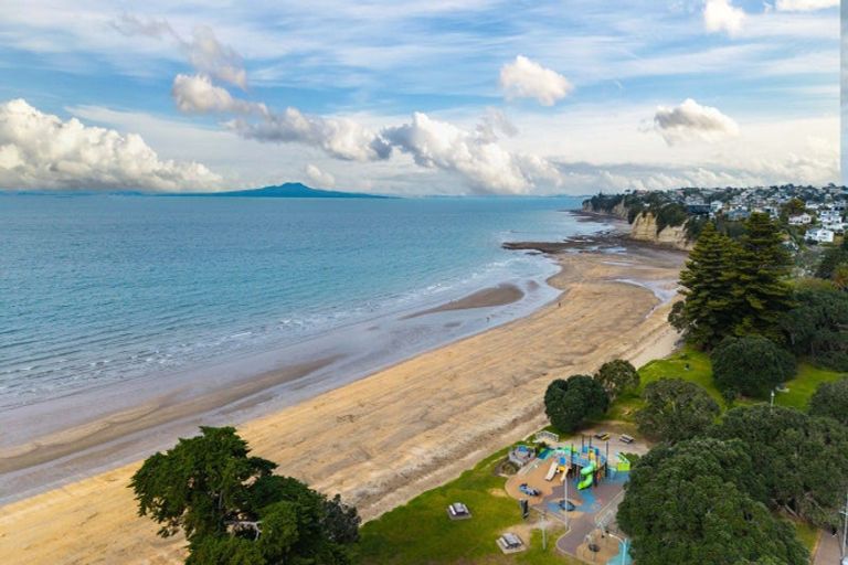 Photo of property in 1/28 Oban Road, Browns Bay, Auckland, 0630