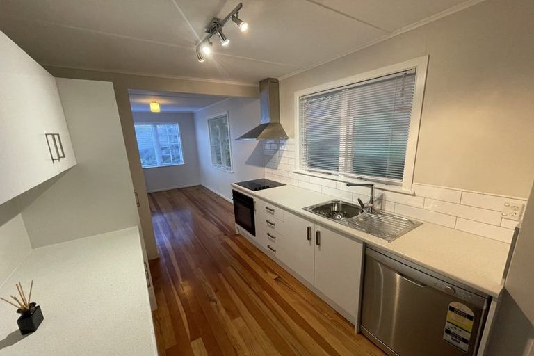 Photo of property in 5 John Street, Stokes Valley, Lower Hutt, 5019