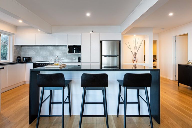 Photo of property in 2/259 Hurstmere Road, Takapuna, Auckland, 0622