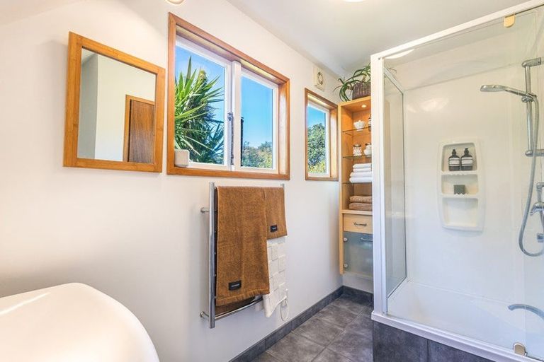 Photo of property in 27 Rosecamp Road, Beach Haven, Auckland, 0626