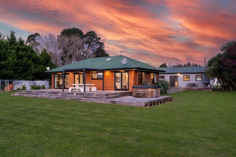 Photo of property in 65a Connollys Line, Carterton, 5713