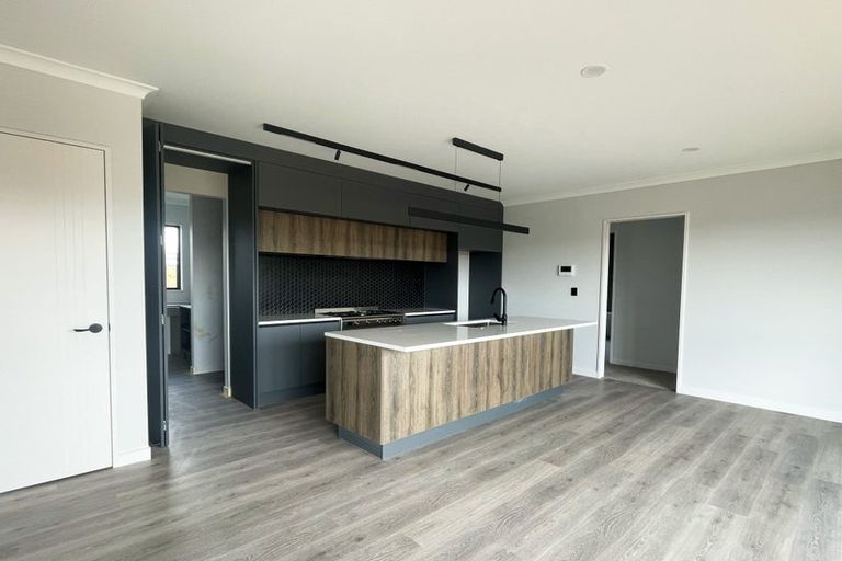 Photo of property in 31 Cara Avenue, Kumeu, 0810