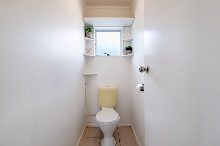 Photo of property in 2/8 Helena Street, Massey, Auckland, 0614