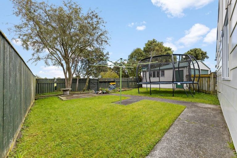 Photo of property in 105 Hillcrest Drive, Kelvin Grove, Palmerston North, 4414