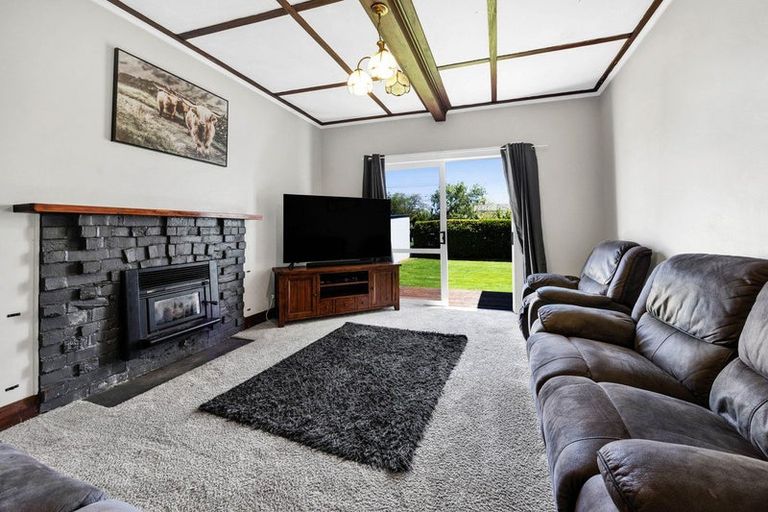 Photo of property in 12 Collins Street, Hawera, 4610