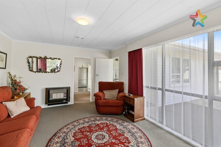 Photo of property in 4 Mimihau Grove, Wainuiomata, Lower Hutt, 5014