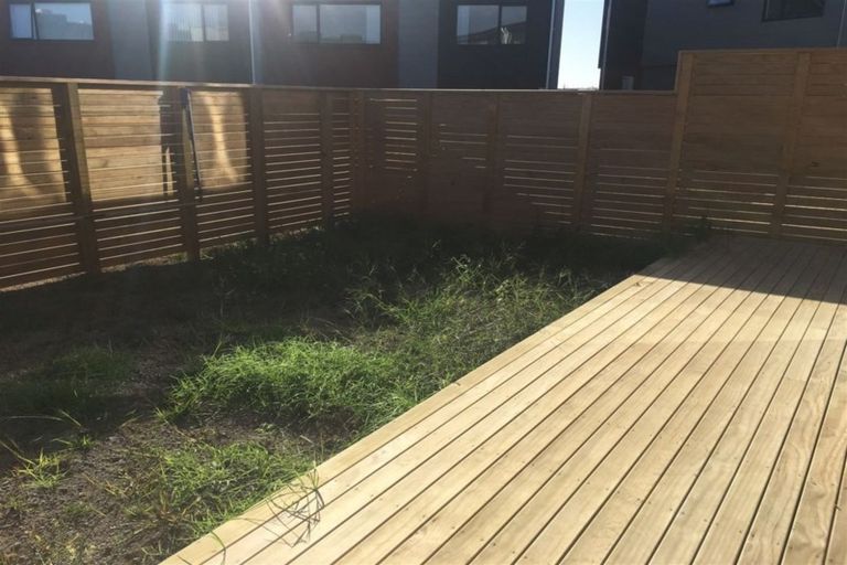 Photo of property in 50 Bordeaux Parade, Te Atatu South, Auckland, 0610