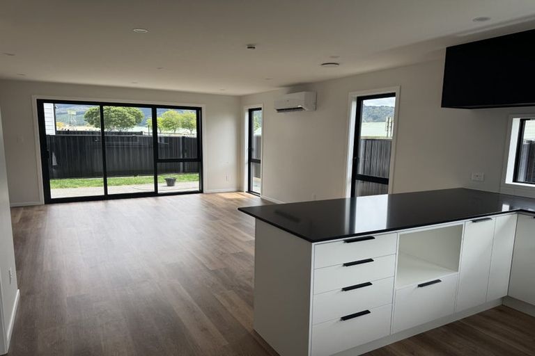 Photo of property in 7 Kumai Lane, Wallaceville, 5018