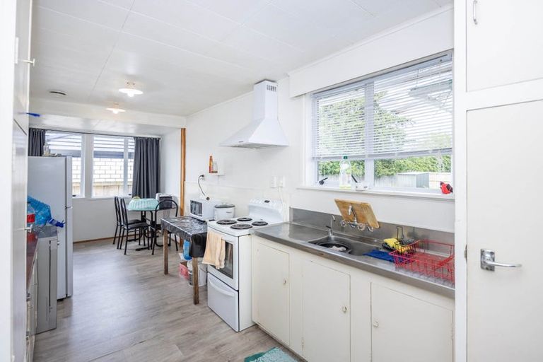 Photo of property in 37 Ross Crescent, Fairfield, Hamilton, 3214