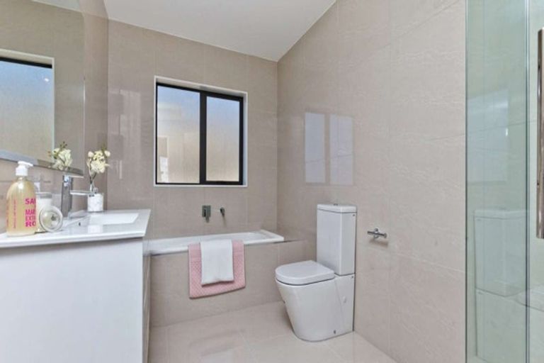 Photo of property in 33 Cilliers Drive, Silverdale, 0932