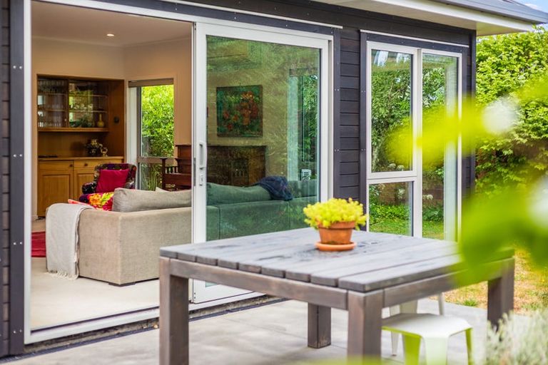 Photo of property in 383 Muritai Road, Eastbourne, Lower Hutt, 5013