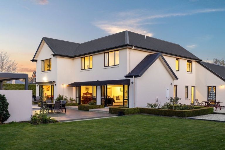 Photo of property in 51 Lewisham Park, St Albans, Christchurch, 8052