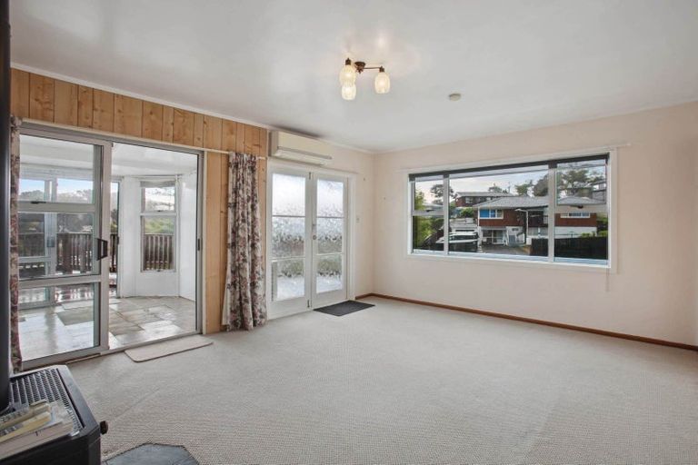 Photo of property in 65 Saffron Street, Birkdale, Auckland, 0626