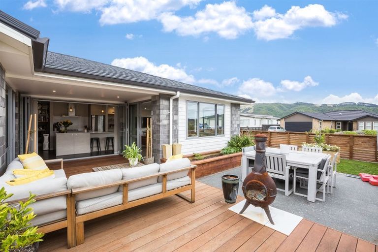 Photo of property in 89 John Burke Drive, Aotea, Porirua, 5024