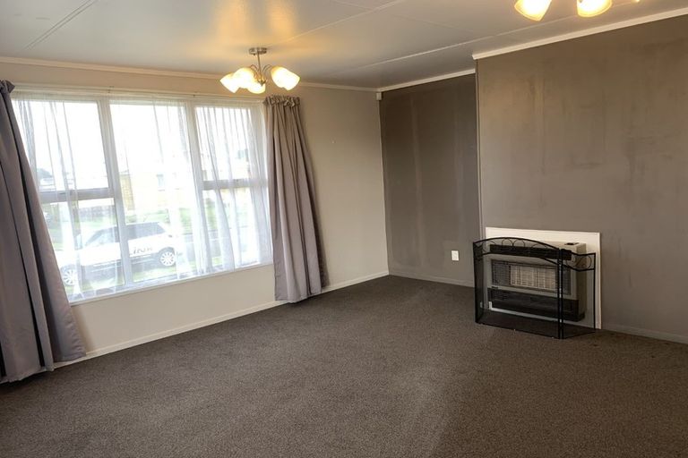 Photo of property in 36 Gibbons Crescent, Castlecliff, Whanganui, 4501
