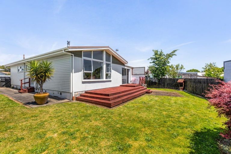 Photo of property in 5 Newbury Place, Waitara, 4320