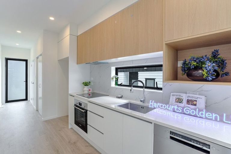 Photo of property in 4b Unsworth Drive, Unsworth Heights, Auckland, 0632