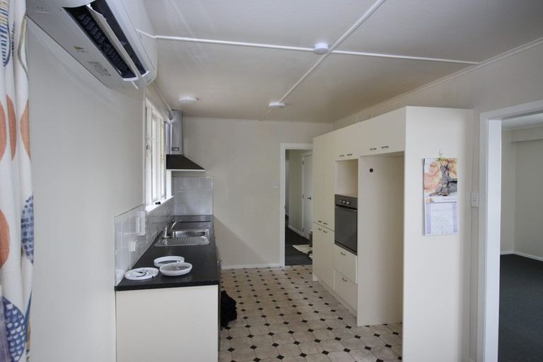 Photo of property in 47 Link Road, Newlands, Wellington, 6037