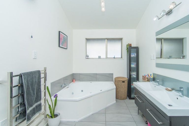 Photo of property in 11 Bath Street, Pareora West, Timaru, 7972