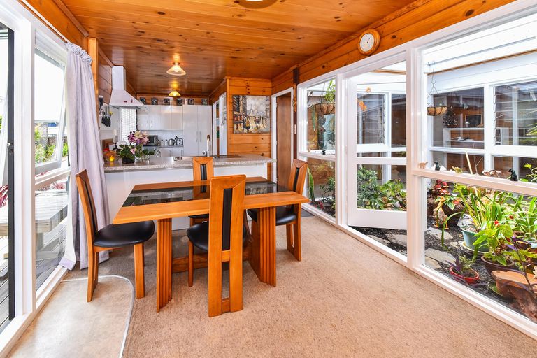 Photo of property in 24 Fairview Avenue, Opaheke, Papakura, 2113