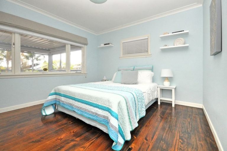Photo of property in 40 Centreway Road, Orewa, 0931