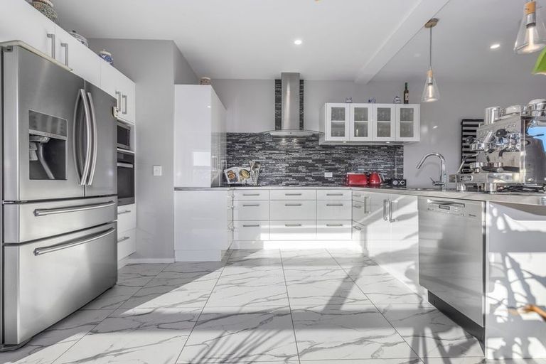 Photo of property in 10 Queen Street West, Levin, 5510