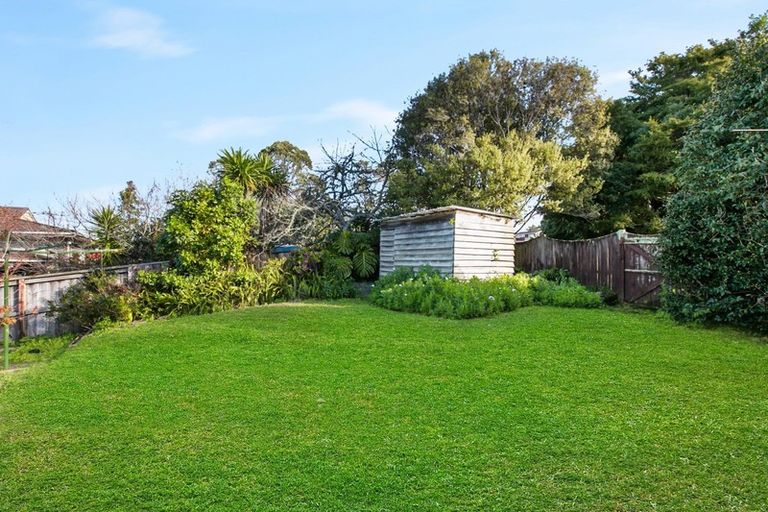 Photo of property in 3 Mirrabooka Avenue, Botany Downs, Auckland, 2010