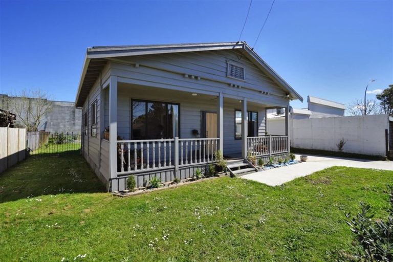 Photo of property in 2 Jolly Street, Frankton, Hamilton, 3204