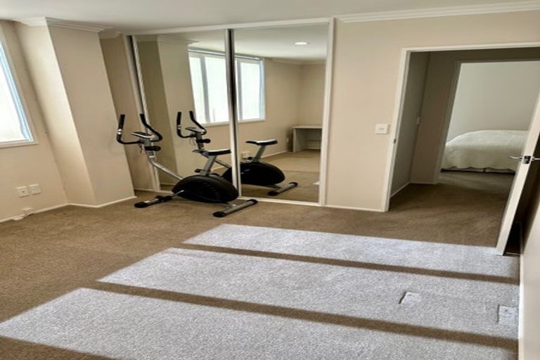 Photo of property in 4a/173 Hurstmere Road, Takapuna, Auckland, 0622