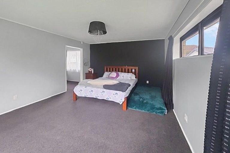Photo of property in 43 Normanby Street, Woodville, 4920