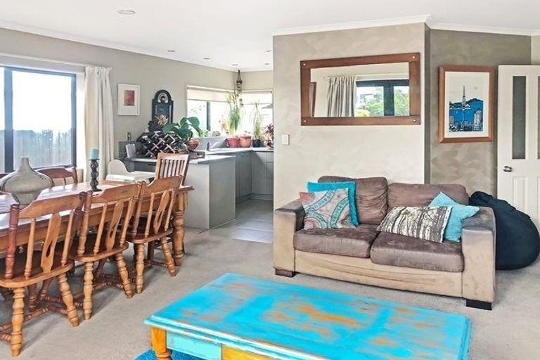 Photo of property in 2/60 Salisbury Road, Birkdale, Auckland, 0626