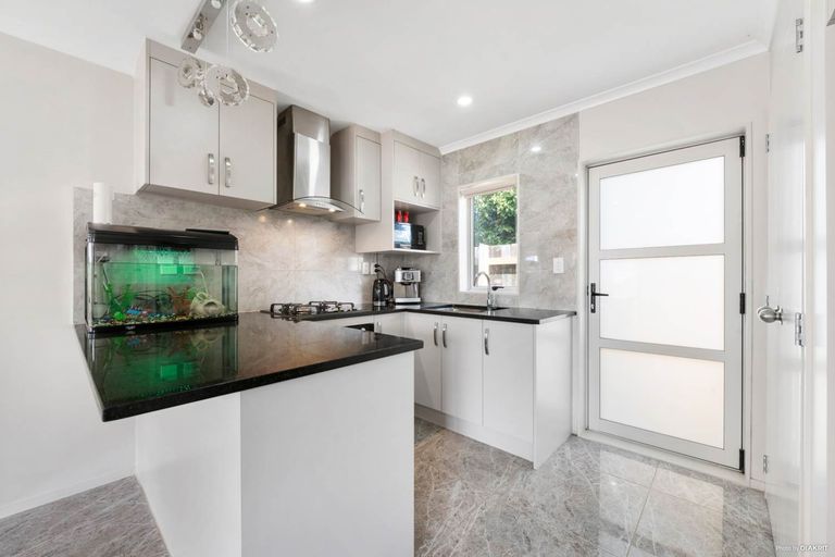 Photo of property in 49 Robertson Road, Favona, Auckland, 2024