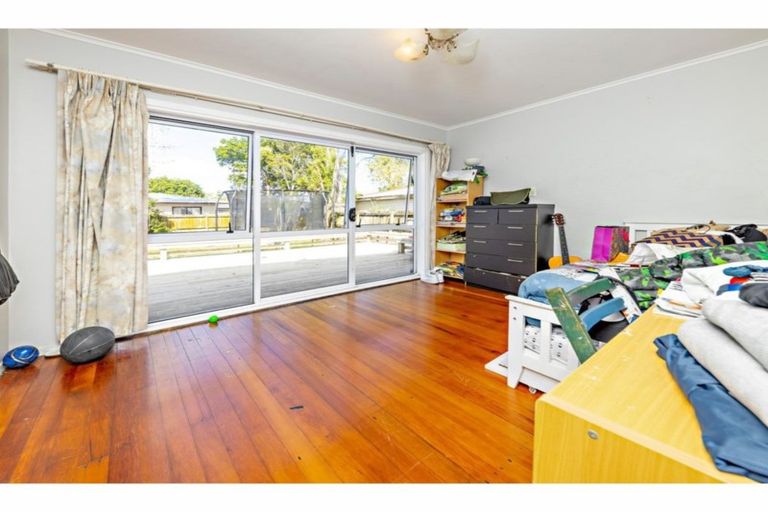 Photo of property in 26 Tiraumea Drive, Pakuranga, Auckland, 2010