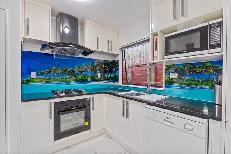 Photo of property in 1/51 Vandeleur Avenue, Birkdale, Auckland, 0626