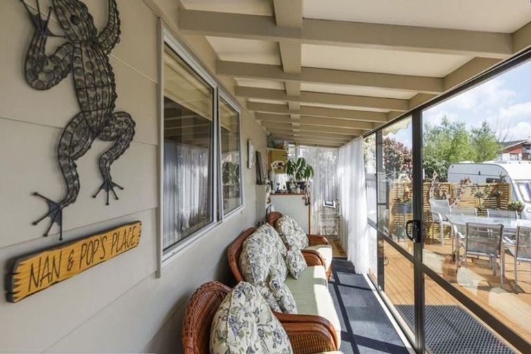 Photo of property in 12 Humphries Place, Awapuni, Palmerston North, 4412