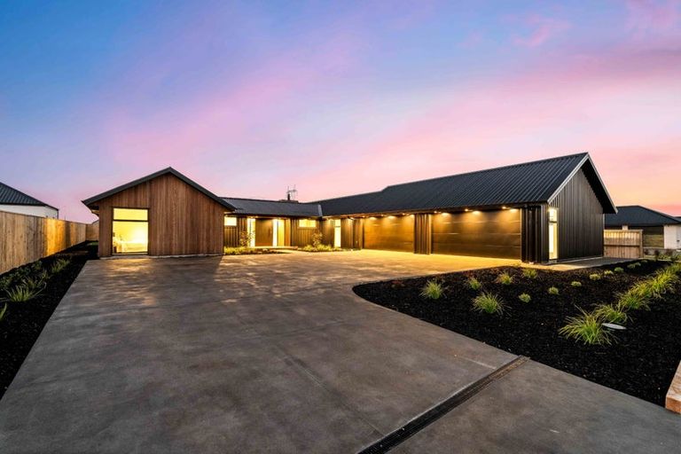 Photo of property in 35 Ridgeland Way, West Melton, 7618