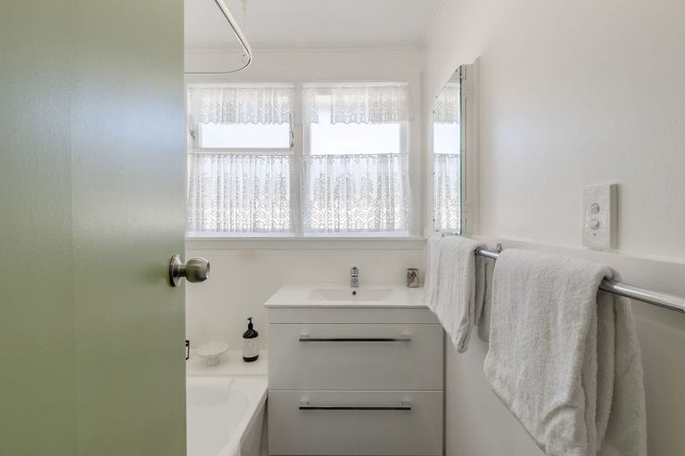 Photo of property in 1 Parekarangi Grove, Turangi, 3334